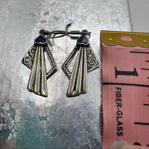 Silver heart dangle drop earrings - Picture 5 of 5